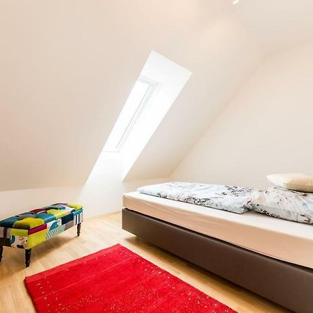 Grosse Dachgeschosswohnung Im Herzen Von Graz Exterior foto
